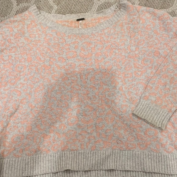 Free People pink leopard sweater - Picture 3 of 4